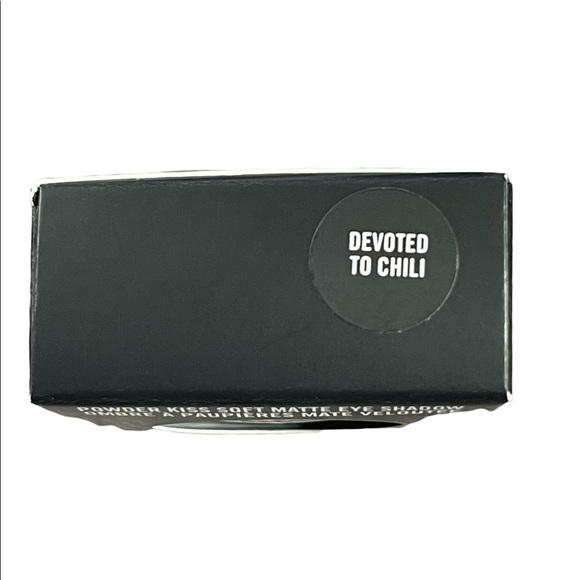 MAC Eye Shadow. Sweet Chili - Picture 2 of 3